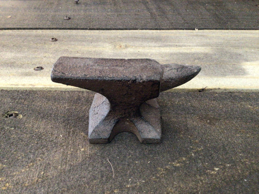 Antique Vintage Style 3.75” Cast Iron Anvil Paperweight More than 1 pound